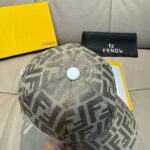 Comes with a box bag and Fendi's new original baseball cap, featuring a double F jacquard pattern. It is a hot selling item at the counter and has an excellent reputation for its retro double F jacquard pattern. The 1:1 mold is customized with the original jacquard sail fabric and top layer cowhide, making it lightweight and breathable! Excellent quality, basic head circumference of 56, adjustable patch, must buy item as shown in the picture! - Image 4