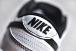 ▪️细节鉴定
NK SB Dunk Low NO.205 线条熊猫 白黑 - Image 4