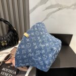 LV路易威登官网同步高版本 新款牛仔渔夫帽
火爆技术升级，洗水牛仔风街头风十足
更符合现在时尚小哥哥小姐姐的style，机场街拍超飒！ - Image 8