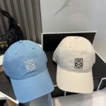 防尘袋
👒罗意威👒LOEWE新款原标设计棒球帽🧢质感超好，外部线条定位标准，做工精细，简约大气低价走量！ - Image 5