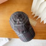Burberry 🌸 Official website synchronized online 🎊  Korean version of new British style custom 1:1 original single quality unisex baseball cap with American craftsmanship, cotton and linen geological fabric, high version quality 🔥🔥🔥 - Image 3