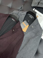 Zegna Jenia 25Fw Autumn/Winter New Collection! -ZEGN * A Men's Light Luxury Fashion Gentleman Wool Suit and Suit, choosing wool single silk is choosing a quality of life, making it a classic in your wardrobe, adding an elegant color to your life. A two button suit with urban fashion, casual and slim fit! 🍁🍁 Autumn is not just about fallen leaves, but also about new clothes. As the weather gradually cools down, a casual item is definitely your best choice. The whole suit is fresh and elegant, with a luxurious and trendy look for men. It exudes vitality while maintaining a graceful demeanor, with a handsome and stylish upper body that is easy to handle!Z suits are renowned for their exquisite craftsmanship and elegant styles. A high-end men's business mainline masterpiece, a suit selected by the elite of the men's clothing industry, and a highly practical casual single suit. A slim fit with a delicate flat collar and round pocket design. Continuing the contemporary style, the exquisite and beautiful Z family metal xxx series logo logo on the chest! Easy to disassemble, it also enhances the sense of design. The slim fit cutting and unique button design have become the visual focus. The channel suits are produced by an old factory, with first-class quality control, texture, and details. Give full dignity and honor.This suit is carefully crafted with high-quality 45% wool, 32% polyester fiber, 20% viscose fiber, and 3% spandex. Solid color wide and slim fit, twill fabric wool has a soft and comfortable feel, and the upper body is lightweight, stylish, and handsome! The fabric is soft, comfortable, and easy to wear, with strong wrinkle resistance. The better the quality of the suit, the more textured it is. The lining is made of satin and fabric, and the edging is exquisitely crafted. Its bone feel is reflected in the cutting of the pattern, which depends on the good cutting bed and professional suit factory.This is a slim fit version that leans towards a fashionable and casual style, making it suitable for formal occasions. Classic high-end gray, stylish and stylish, showcasing a passion and vitality for life.Color: Grey Angra RedSize: 48~58 (m~4xl) 178 135 pounds, wearing L slim fit, maximum wearing 190 pounds48: Chest circumference 100- Shoulder width 43- Sleeve length 60- Clothing length 6850: Chest circumference 104- Shoulder width 44- Sleeve length 61- Clothing length 6952: Chest circumference 108- Shoulder width 45- Sleeve length 62- Clothing length 7054: Chest circumference 112- Shoulder width 46- Sleeve length 63- Clothing length 7156: Chest circumference 116- Shoulder width 47- Sleeve length 64- Clothing length 7258: Chest circumference 120- Shoulder width 48- Sleeve length 65- Clothing length 73 - Image 8