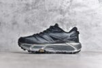 #HOKA ONE ONE Mafate Speed 2
低帮专业越野跑步鞋 实拍首发👏
相较于前几代Mafate包裹感更好
跟Speedgoat(快速羚羊)系列比起来更加舒适
鞋底防滑性能在下坡的石板台阶和原始路面都有很好的表现
HOKA血统属性厚底设计 在快速下坡时起到缓震保护作用
减少重力给予脚踝、膝部、髋关节等处带来的冲击力
官方货号: 1126851DX
尺码: 36 37 37.5 38 38.5 39.5 40 40.5 41.5 42 42.5 43 44 44.5 45