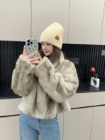 罗意威loewe官网经典款针织帽！小红书热卖爆款！穿搭神气！男女同款，加厚更保暖，时尚流行🌸质感一流，秋冬保暖最佳名品，赶紧订购哦，跑量款 - Image 3