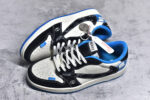 ▪🐼权威实拍💯#AJ36860
新货🚀#Travis Scott x Fragment Design x Air Jordan 1 Low OG SP AJ1 古驰联名 蓝黑花勾 低帮文化休闲板鞋 XS2024-037
#多方联名合作融合了Travis Scott 独特的音乐风格，藤原浩个性的设计风格以及Jordan品牌的经典元素 使其成为一双具有独特身份和价值的鞋子 清新而立体的外观加上联名标识更突出了其独特身份 这种配色方案显示出活力和时尚感 在视觉上引人注目  鞋身的质感和细腻的细节处理使其显得高端而格调十足  这款“倒钩”联名是设计与创意完美结合  融合多方的个性风格是一款备受瞩目的潮流鞋款
尺码：36 36.5 37.5 38 38.5 39 40 40.5 41 42 42.5 43 44 44.5 45 9.E5 - Image 7