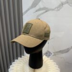 配防尘袋
👒罗意威👒LOEWE新款原版原标设计棒球帽🧢质感超好，外部线条定位标准，做工精细，简约大气低价走量！