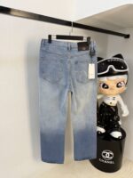 【Gucci Jeans | Classic Denim, Engraved with Luxury DNA】 When street style meets haute couture, a pair of jeans can become a badge of status.
Deconstructing the language of denim with centuries-old craftsmanship, we infuse every inch of fabric with a modern attitude and luxurious details, making everyday wear a silent declaration of taste.
✨ A pair of jeans is an attitude, and even more so, a legacy.
It's not just a wardrobe essential, but also an interpretation of the brand's spirit—
"From suitcases to jeans, we have always defined the boundaries of luxury with the ultimate craftsmanship."
Sizes: 28-42 - Image 9