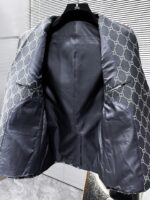 GUCCI 2025ss Spring and Autumn new suit, high-end version! Customized fabrics for counters have high breathability and comfort, impeccable details, and brand element design concepts, reflecting high quality. Delicate and soft to the touch! Presenting casual tailoring, the upper body design is superb! Size range: 48-58 - Image 3