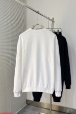 H730 GV 🔥 Givenchy's high-end custom 25 new round neck hoodie is meticulously designed, combining comfort and delicacy to enhance your autumn dressing style. This series includes comfortable and warm, classic and fashionable first-line JJ sleeves with streamlined cutting, practical and versatile, and extremely high-end luxury. Size: M-3XL - Image 3