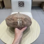 Burberry (Burberry's new high-quality checkered beret, painter's hat, British octagonal hat, men's and women's autumn and winter casual versatile beret hat) - Image 6