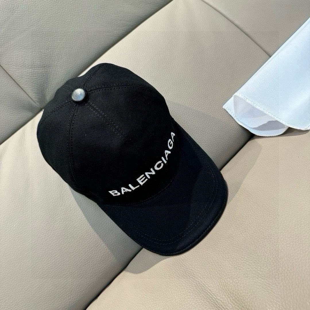 Comes with a box bag, Balenciaga classic original baseball cap, 1:1 custom mold, brand new 3D embroidery, exquisite and flawless! Original canvas fabric+top layer cowhide, meticulous workmanship, original factory quality, exclusive physical photography.