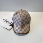 Gucci baseball cap ♥️ GUCCI 🧢 New products on the official website, baseball caps, with high quality from the original order, are on the rise 🔥🎩  The craftsmanship is very exquisite, high-end, and classy! Low profile luxury, easy to carry! Run volume!