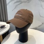 Balenciaga Balenciaga baseball cap. My family has already mastered Balenciaga's craftsmanship, which is sure to be a hit. Balenciaga's new washed cotton baseball cap is a must-haveHeavy industry craftsmanship, double B letter logo, innovative and fashionable trendy styleExclusive physical shooting for both men and women, adjustable for both genders - Image 2