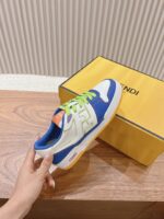男码加10  Fendi芬迪板鞋首款大头运动鞋~~fendi match篮球运动鞋，最新元素注入加FF复古的设计，超经典百搭系列……
鞋面采用牛皮和牛猄拼接组合，侧面凸起的双F logo，内里采用毛巾布里，TPU发泡组合双色大底不一般的舒适！情侣款35-44 - Image 4
