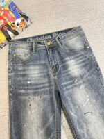 [Dior Jeans | Classic Denim, Embossed with Luxury DNA] When streetwear meets haute couture, a pair of jeans can become a badge of status.
Deconstructing the language of denim with centuries-old craftsmanship, Dior infuses every inch of fabric with a modern attitude and luxurious details, making everyday wear a silent declaration of taste.
✨ A pair of jeans is an attitude, and a legacy.
It's not just a wardrobe essential, but also an interpretation of the brand's spirit—
"From suitcases to jeans, we have always defined the boundaries of luxury with the ultimate craftsmanship."
Sizes: 28-42 - Image 3