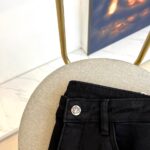 [Dior Jeans | Classic Denim, Embossed with Luxury DNA] When streetwear meets haute couture, a pair of jeans can become a badge of status.
Deconstructing the language of denim with centuries-old craftsmanship, Dior infuses every inch of fabric with a modern attitude and luxurious details, making everyday wear a silent declaration of taste.
✨ A pair of jeans is an attitude, and a legacy.
It's not just a wardrobe essential, but also an interpretation of the brand's spirit—
"From suitcases to jeans, we have always defined the boundaries of luxury with the ultimate craftsmanship."
Sizes: 28-42 - Image 4