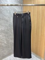 ❤️ TB 2025 autumn and winter new products with complete three standards, good casual pants, no need to introduce too much, look at details, counter size: M-4XL 175/140, upper body L - Image 2