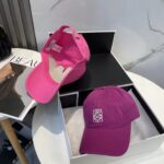 防尘袋
👒罗意威👒LOEWE新款原标设计棒球帽🧢质感超好，外部线条定位标准，做工精细，简约大气低价走量！ - Image 4