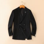 LP Nuoyoupianya's new men's wool suit jacket for autumn and winter 2025 is made of top-notch ready to wear clothing with high standards. It is custom-made in Italy with wool fabric, which has a delicate and soft touch. The upper body is firm and stylish, with a natural and comfortable texture. The continuity of the fabric is excellent, and the upper body effect is superb, making it suitable for any body shape. The overall brand is decorated with Thousand Bird Grid craftsmanship, exuding a strong sense of luxury. The design of two buttons, atmospheric and perfect ready to wear cut, stands out in terms of styling effect, and is a must-have for urban early autumn casual matching. Size: M-4XL slim fit 178 135 L slim fit maximum weight 190 pounds - Image 3