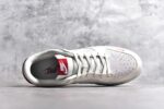 #NK SB Dunk Low 川久保玲联名-猪八米白勾 周年高端定制 低帮休闲板鞋 KK1333-004
#定制鞋盒 大厂纯原品质出货 超高清洁度 皮料切割干净无任何毛边 细节完美 
尺码：36 36.5 37.5 38 38.5 39 40 40.5 41 42 42.5 43 44 44.5 45 - Image 4