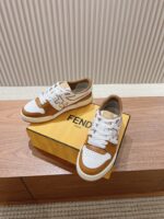 男码加10  Fendi芬迪板鞋首款大头运动鞋~~fendi match篮球运动鞋，最新元素注入加FF复古的设计，超经典百搭系列……
鞋面采用牛皮和牛猄拼接组合，侧面凸起的双F logo，内里采用毛巾布里，TPU发泡组合双色大底不一般的舒适！情侣款35-44 - Image 4
