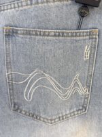 【Gucci Jeans | Classic Denim, Engraved with Luxury DNA】 When street style meets haute couture, a pair of jeans can become a badge of status.
Deconstructing the language of denim with centuries-old craftsmanship, we infuse every inch of fabric with a modern attitude and luxurious details, making everyday wear a silent declaration of taste.
✨ A pair of jeans is an attitude, and even more so, a legacy.
It's not just a wardrobe essential, but also an interpretation of the brand's spirit—
"From suitcases to jeans, we have always defined the boundaries of luxury with the ultimate craftsmanship."
Sizes: 28-42 - Image 10