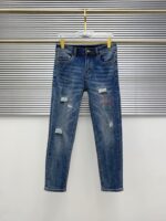 【Gucci Jeans | Classic Denim, Engraved with Luxury DNA】 When street style meets haute couture, a pair of jeans can become a badge of status.
Deconstructing the language of denim with centuries-old craftsmanship, we infuse every inch of fabric with a modern attitude and luxurious details, making everyday wear a silent declaration of taste.
✨ A pair of jeans is an attitude, and even more so, a legacy.
It's not just a wardrobe essential, but also an interpretation of the brand's spirit—
"From suitcases to jeans, we have always defined the boundaries of luxury with the ultimate craftsmanship."
Sizes: 28-42 - Image 2
