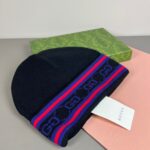 配防尘袋
GUCCI 古奇原单帽子官网新品发带装饰针织帽，爱心][爱心]羊毛羊绒双层帽子😱😘保暖又时尚，简单大方，更显时尚高端大气！ - Image 4