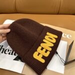 Fendi FENDI Knitted Hat 😘 😱 Simple and elegant 👍  The tight knitting method is very thick, soft and comfortable 🙈 Warm and stylish ❤️ can't bear to put it down 👍 Dear, hurry up and get it 👍😘 Same gender design! - Image 8