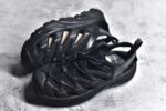 HOKA One One Hopara Sandals 霍帕拉系列水路两用溯溪涉水休闲户外露营凉鞋 作为先锋品牌的 HOKA ONE ONE总是以独特的方式 HOPA RA是一款溯溪鞋 又名排水鞋 可长期用于涉水和溯溪 保护脚底和脚趾的安全和舒适 鞋面材料速干 透气 耐磨 鞋底防滑 耐磨 抓地能力强 出于安全考虑 设计要求较高 涉水溯溪过程中 水 泥沙 可以直接从鞋内大孔排出 细纹鞋底使在岩石上抓地能力强 避免打滑 而上路后 鞋面具有快干透气等优点 尺码：36 36.5 37.5 38 39 40 40.5 41 42 42.5 43 44 45 - Image 7