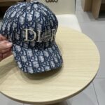 👒 Gucci 👒 New baseball cap at the counter, simple and elegant unisex sun hat for both men and women - Image 4