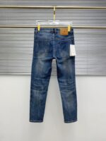 【Gucci Jeans | Classic Denim, Engraved with Luxury DNA】 When street style meets haute couture, a pair of jeans can become a badge of status.
Deconstructing the language of denim with centuries-old craftsmanship, we infuse every inch of fabric with a modern attitude and luxurious details, making everyday wear a silent declaration of taste.
✨ A pair of jeans is an attitude, and even more so, a legacy.
It's not just a wardrobe essential, but also an interpretation of the brand's spirit—
"From suitcases to jeans, we have always defined the boundaries of luxury with the ultimate craftsmanship."
Sizes: 28-42 - Image 9