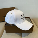 Burberry's new early spring baseball cap, simple yet fashionable, suitable for both men and women! High quality products, enjoy a sense of premium quality! - Image 4