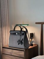 Her bag
31cm
#16600 - Image 3