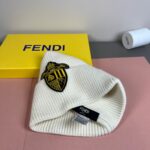 💰 FENDI's official website recommends a knitted hat that is popular among fashion bloggers for autumn and winter. It hides a subtle sense of luxury, with every line exuding a clean and elegant style. It is simple yet not simple, generous yet not out of style, and every detail showcases high-end taste. The sense of fashion becomes more and more enduring in restraint. - Image 7