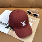 路易威登棒球帽LouisVuitton👒😍新款LV棒球帽，重工打造♥完美刺绣，高端大气，百搭款🤗男女通用！ - Image 5