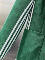 GUCCI 2025 new suit, high-end version! Customized fabrics for counters have high breathability and comfort, impeccable details, and brand element design concepts, reflecting high quality. Delicate and soft to the touch! Presenting casual tailoring, the upper body design is superb! Size range: 48-58 - Image 6