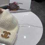 Chanel香奈儿秋冬网红时尚博主推荐款毛线帽，小红书爆款，手感超柔软舒适的针织线帽，弹性极佳！ - Image 6