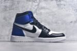 ▪🐼权威实拍💯#FD54530
新货🚀#顶级 Fragment x Union x Air Jordan 1 Retro High PK NRG 高帮aj1 乔丹一代经典复古运动篮球板鞋 洛杉矶品牌Union与Jordan合作推出的AJ1联名版本 近日洛杉矶时尚名所UNION LA与Jordan Brand联手为我们带来了UNION LA x Air Jordan 1 High 鞋款 鞋款采用解构、撞色以和补丁图案点缀的设计 鞋面结合了 全新解构皇家蓝 高帮 篮球鞋 货号：IO7847-001   尺码: 36 36.5 37.5 38 38.5 39 40 40.5 41 42 42.5 43 44 45 - Image 3