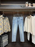 【Armani Jeans | Classic Denim, Embossed with Luxury DNA】 When streetwear meets haute couture, a pair of jeans can become a badge of status.
Deconstructing the language of denim with centuries-old craftsmanship, we infuse every inch of fabric with a modern attitude and luxurious details, making everyday wear a silent declaration of taste.
✨ A pair of jeans is an attitude, and even more so, a legacy.
It's not just a wardrobe essential, but also an interpretation of the brand's spirit—
"From suitcases to jeans, we have always defined the boundaries of luxury with the ultimate craftsmanship."
Sizes: 28-42 - Image 2