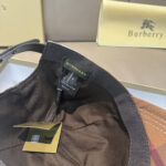 New shipmentComes with a box bag and Burberry original baseball cap, a hot selling item at the counter. Classic plaid, 1:1 custom mold, canvas fabric, pure cotton lining, lightweight and breathable. Perfect design, precise and accurate grid alignment, top layer cowhide leather adjustment buckle, original factory quality, exclusive physical shooting, suitable for both men and women. - Image 7