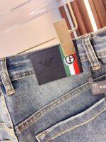 【Armani Jeans | Classic Denim, Embossed with Luxury DNA】 When streetwear meets haute couture, a pair of jeans can become a badge of status.
Deconstructing the language of denim with centuries-old craftsmanship, we infuse every inch of fabric with a modern attitude and luxurious details, making everyday wear a silent declaration of taste.
✨ A pair of jeans is an attitude, and even more so, a legacy.
It's not just a wardrobe essential, but also an interpretation of the brand's spirit—
"From suitcases to jeans, we have always defined the boundaries of luxury with the ultimate craftsmanship."
Sizes: 28-42 - Image 11