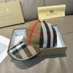 Comes with a box bag, Burberry's new original baseball cap, 1:1 custom mold, iconic warhorse embroidery, exquisite and flawless! Original twill cotton fabric+top layer cowhide, meticulous workmanship, original factory quality, exclusive physical shooting. - Image 2
