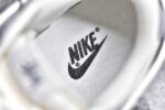 ▪️细节鉴定
NK SB Dunk Low 斯图西系列-绑带猪八米黑勾 低帮休闲板鞋 - Image 6