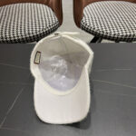Gucci baseball cap ♥️ GUCCI 🧢 New autumn and winter plush baseball cap, 🔥🎩  The craftsmanship is very exquisite and convenient to carry! Run volume! - Image 10