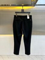 Dior and SS's new autumn and winter men's business thick casual pants are platinum level perfect appearance, directly entering the counter. They are a rare item in the industry in recent years, made of micro elastic fabric. The quality, craftsmanship, fabric, and accessories subvert imagination, and the details are exquisite. Customized original elastic cotton fabric! Creating a rebellious and tough personality color, the unique logo adds a lot of points, clever and exquisite, and the cutting and design continue the modern simplicity and efficiency of Italian style, bringing the tone of fashion aesthetics to the extreme. 29-38 None 35, 37 (please indicate waist circumference when placing an order) - Image 2