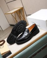 Gucci leather shoes, loafers - Image 5