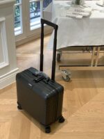 GF4343DNB

rimowa original Compact16寸商务机长箱铝镁合金拉杆行李登机箱 
电脑包铝合金 - Image 2