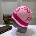 GUCCI Knitted Hat 😘  Cashmere material 🙆🏻 New products on the official website 😱 Simple and elegant 👍  The tight knitting method is very thick, soft and comfortable 🙈 Warm and stylish ❤️ can't bear to put it down 👍 Dear, hurry up and get it 👍😘 Unisex - Image 8