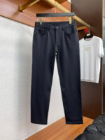 VT 25s Autumn/Winter New Men's Original Casual Pants Autumn/Winter New Collection Super Soft, Elastic Fabric, Complex Handicraft Overlapping, Any extra few seconds in the washing process will turn into a completely different color effect, making it even more precious, particularly long-lasting and durable... Using superior denim elastic texture, genuine leather tags, high-end metal accessories... to create a unique and original denim style! Original hardware accessories, super accurate design, comfortable and breathable, extremely high grade, counter quality, full of handsome upper body.Sizes: 29-38 None 37 - Image 2